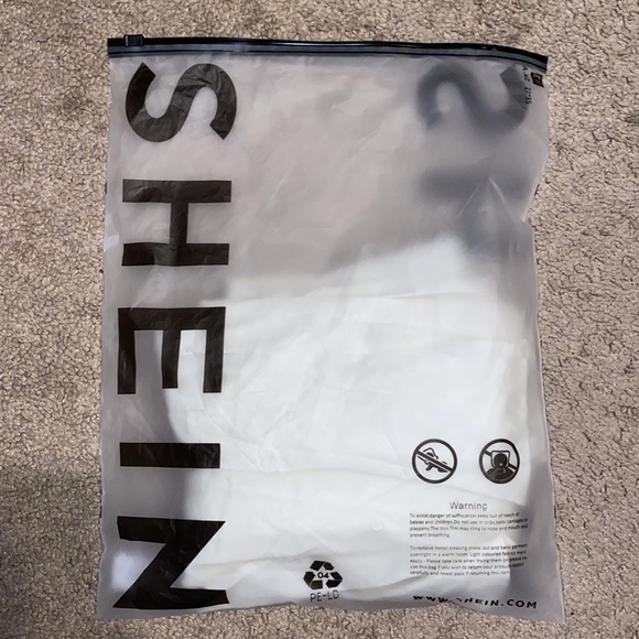 ~NTS~ NWOT Cream Silky Long Sleeve - Picture 6 of 8